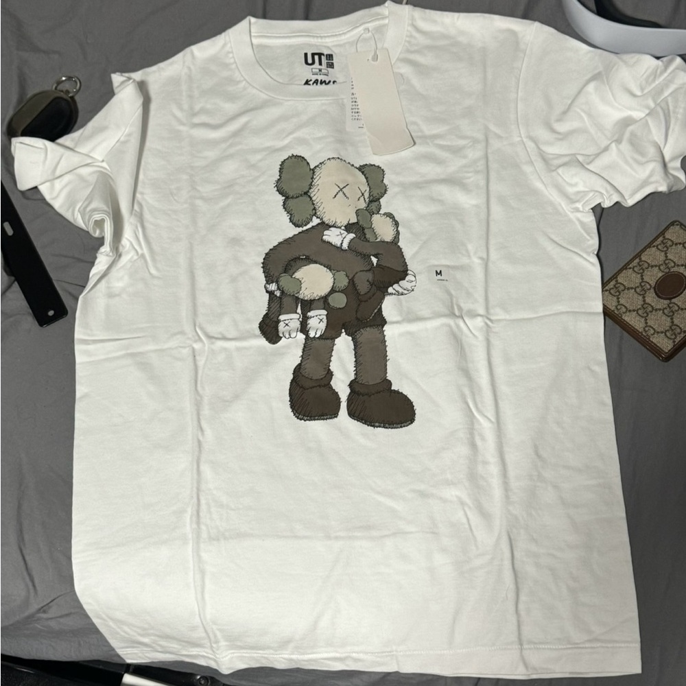 KAWS like-new shirt